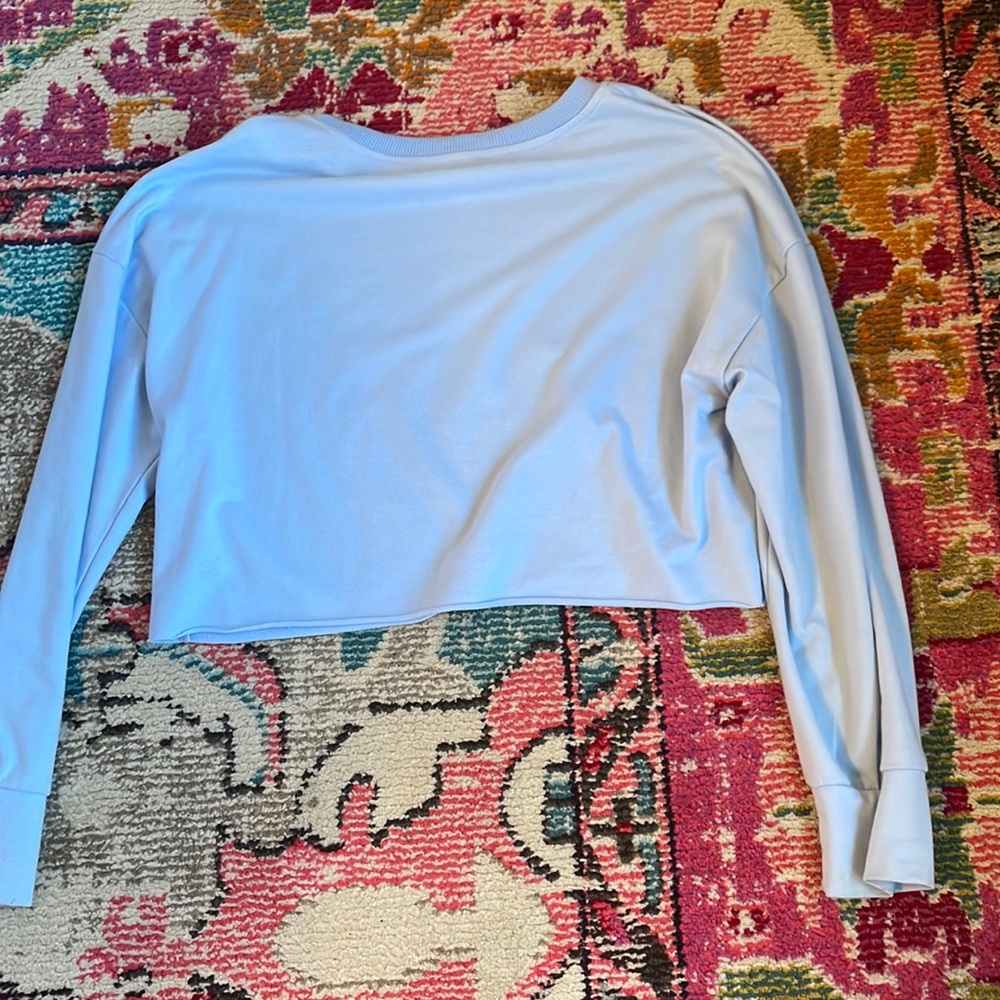 Light blue cropped tee